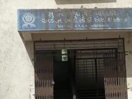 સુરતની આંગણવાડીમાં કતલખાનાના ઢોર બાંધવામાં આવ્યા